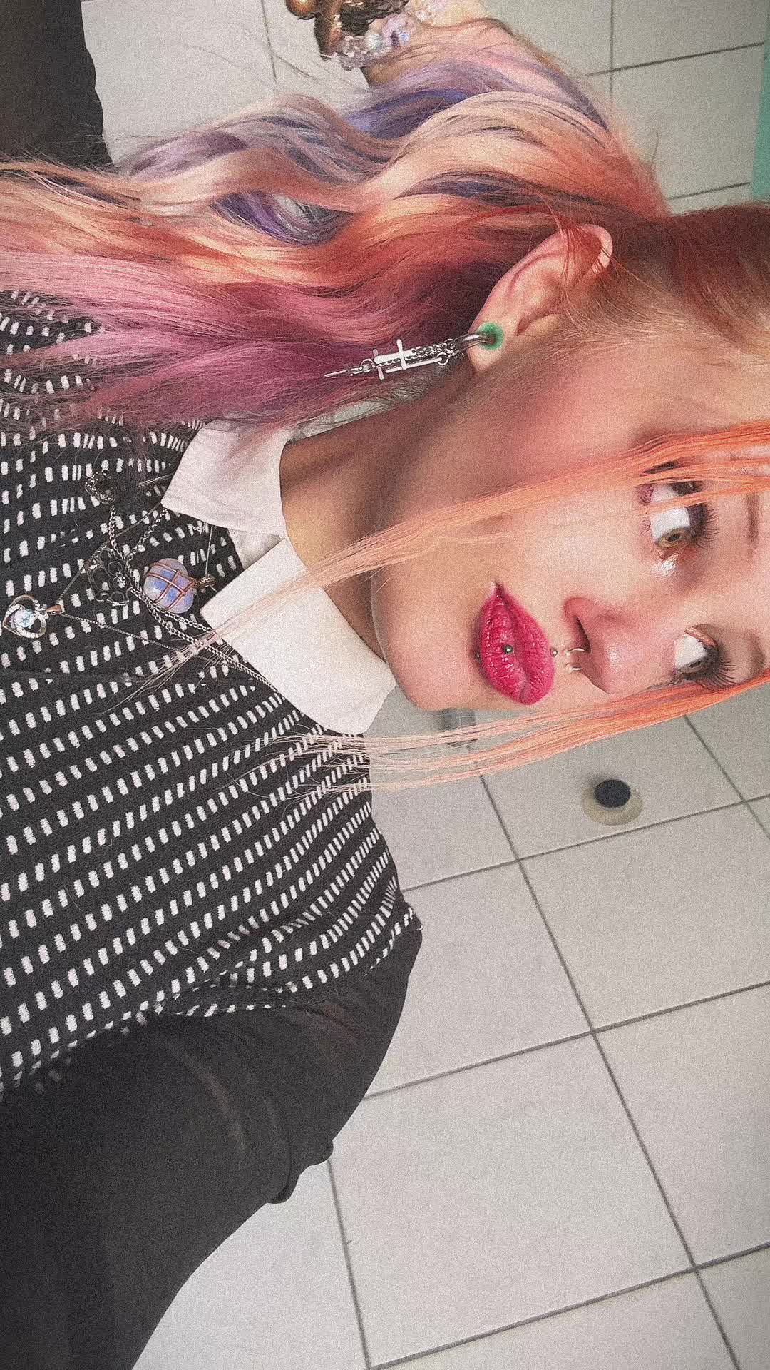 @👽Alien🧪Poison-🧙🏼&zwj;♀️Witch🌙
