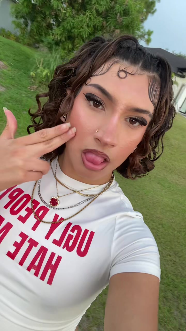 @dabaddestdoll