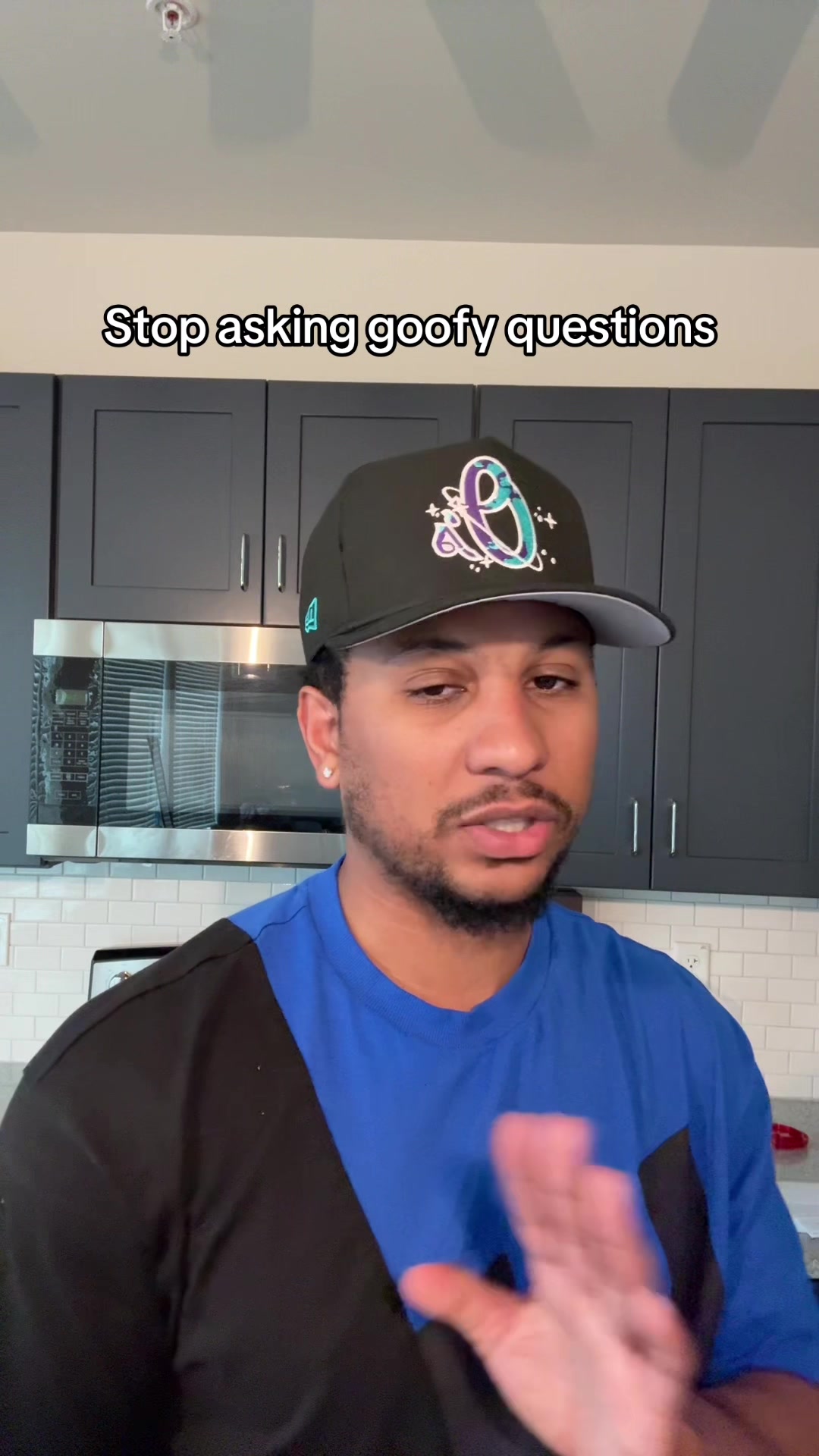 @thequis_