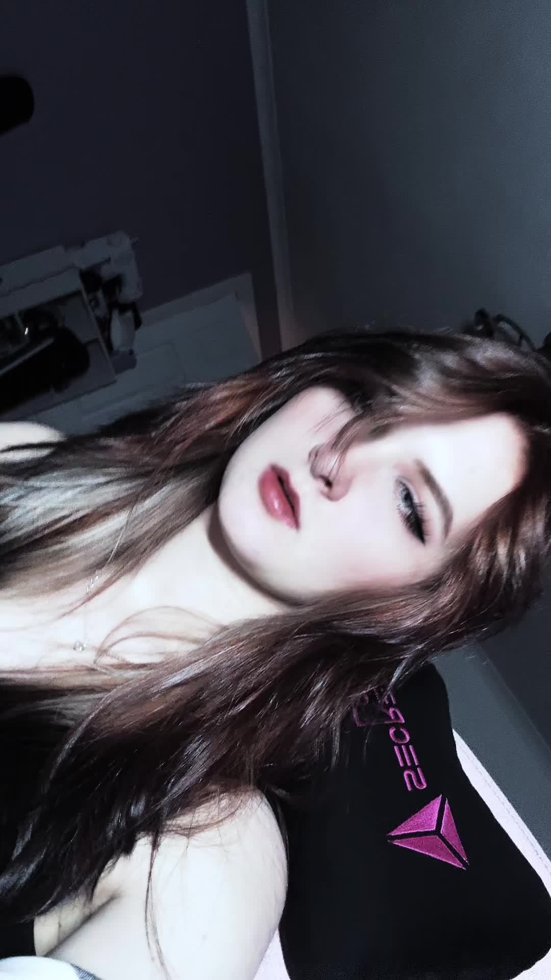 @Lily/liwynx