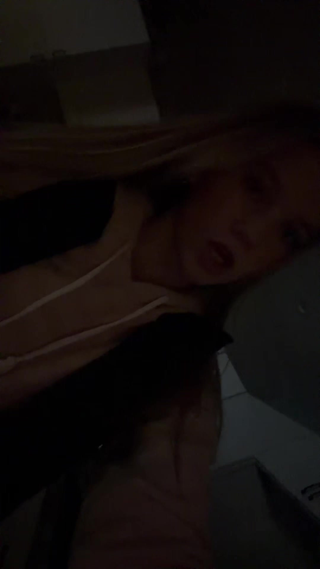 @Ava