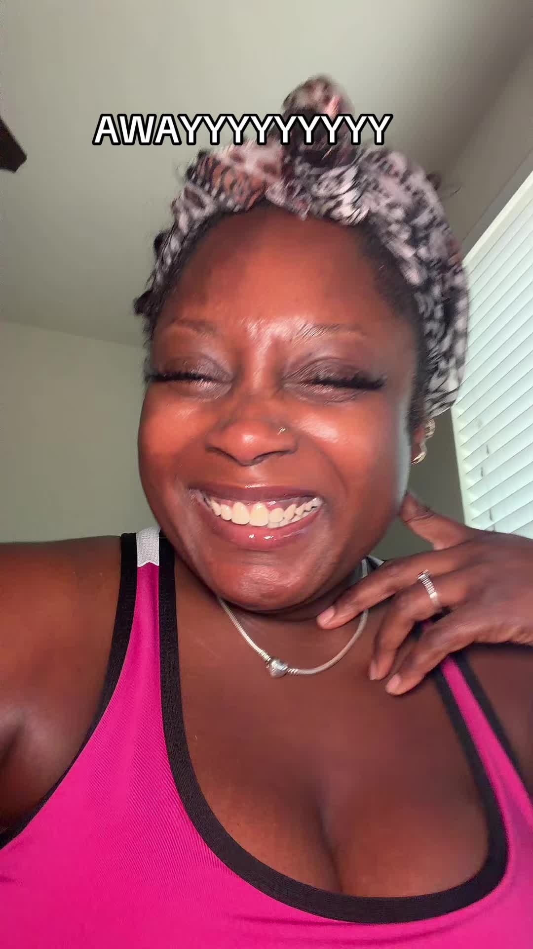 @MsTee_