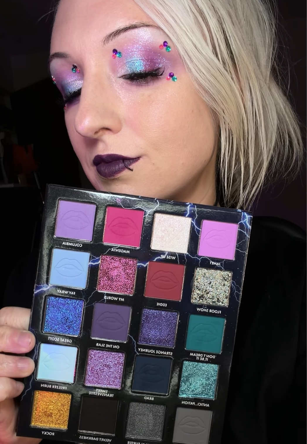 @Mika ✨ plays with makeup ✨