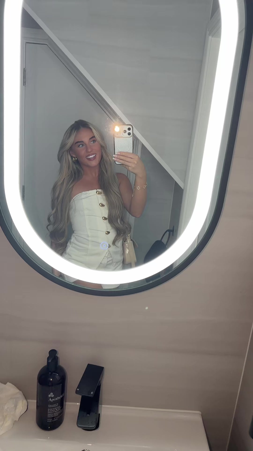 @elisha_xo