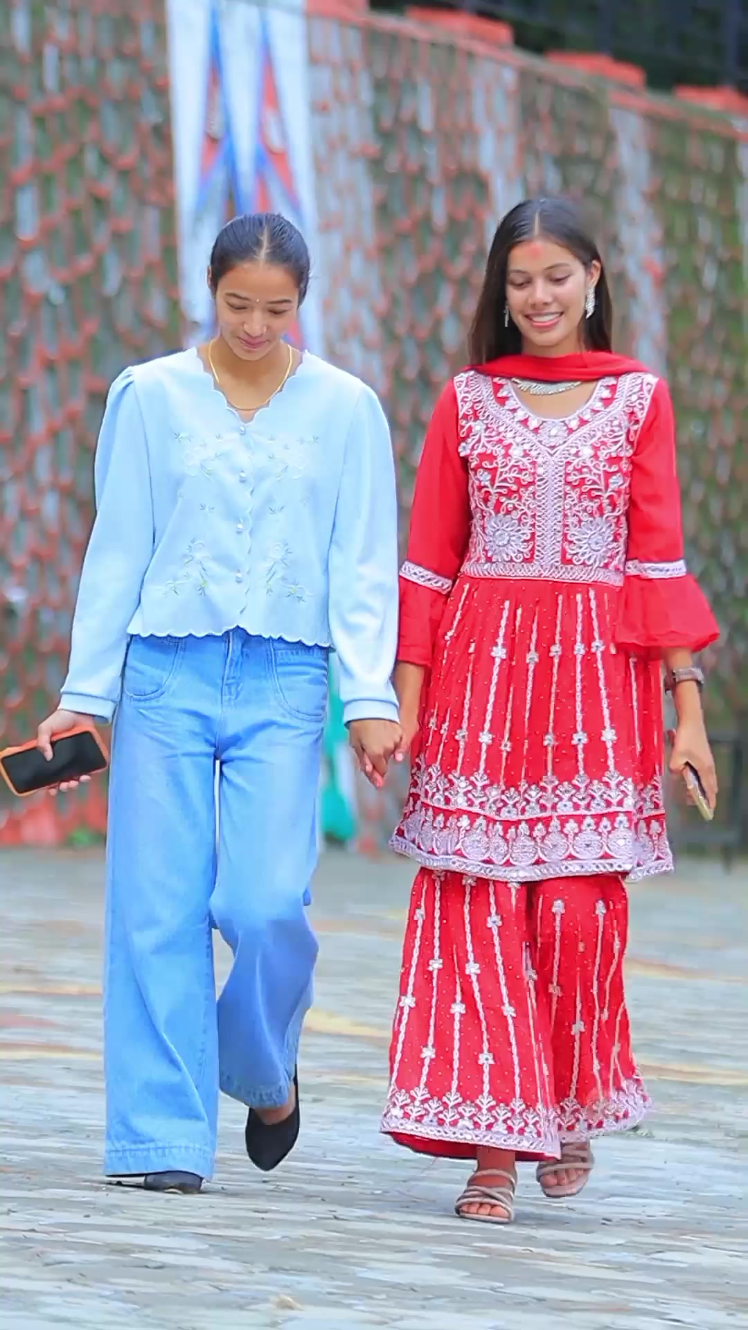 @Aaruuu😘🦋
