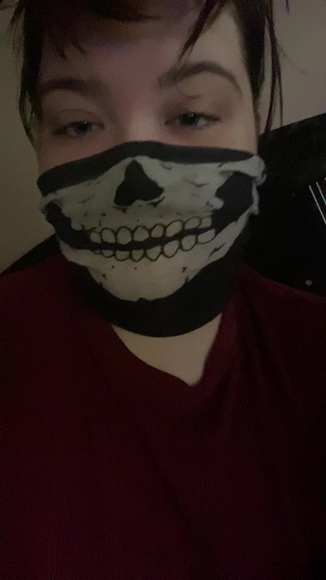 @lilmasked girl420