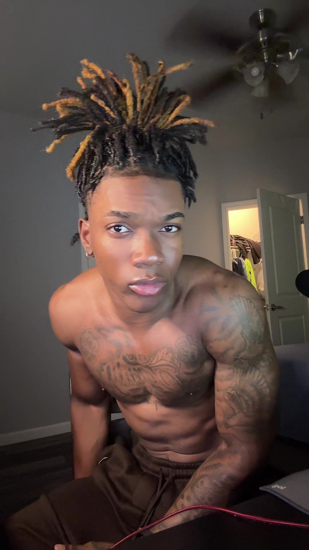 @🤫