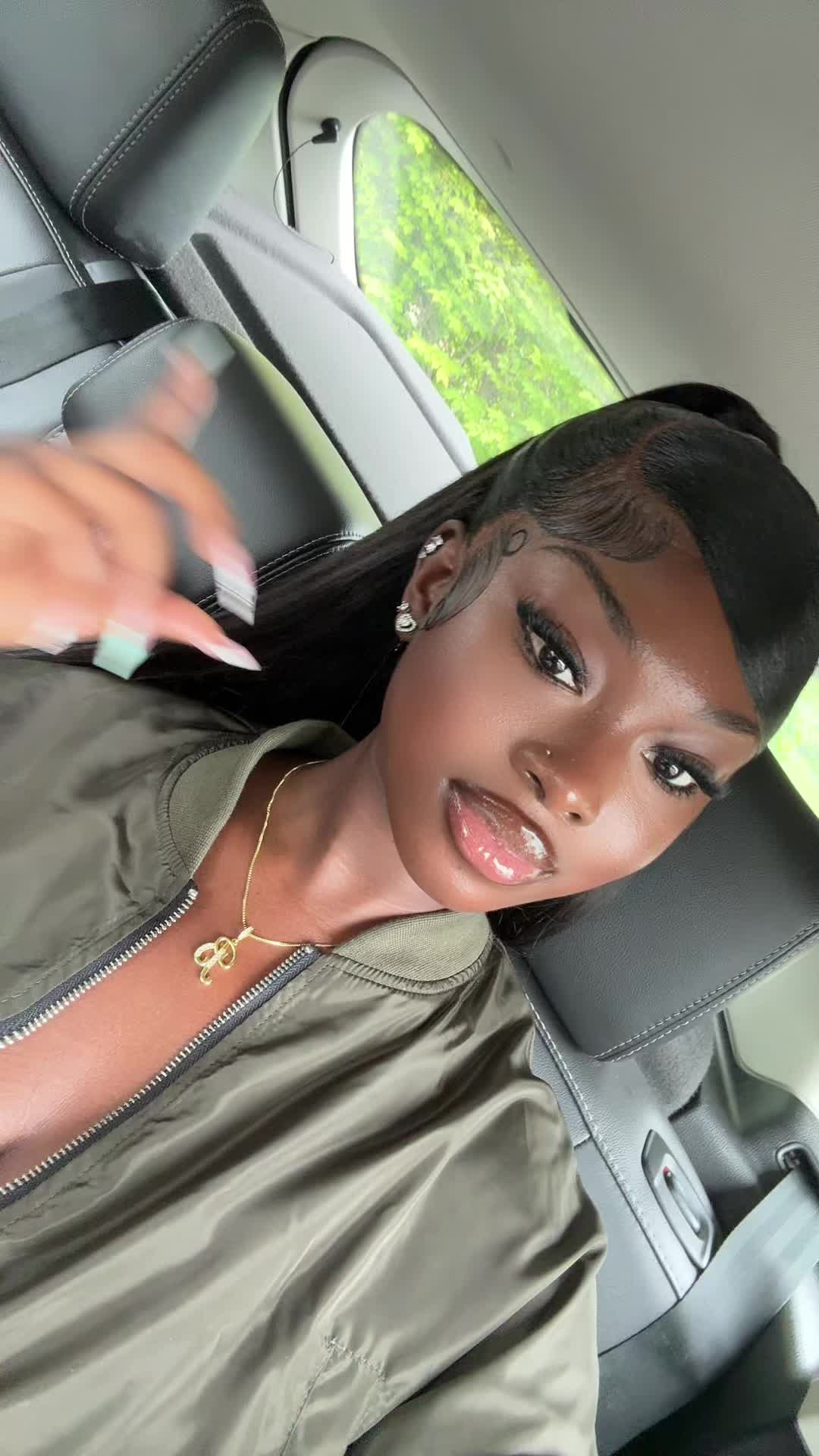 @bintanovaaa