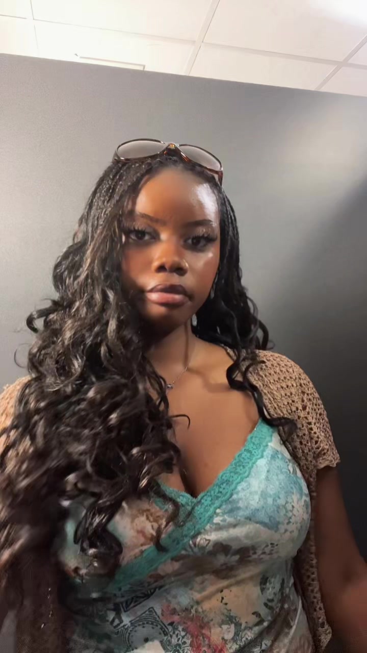 @🧝🏿♀️