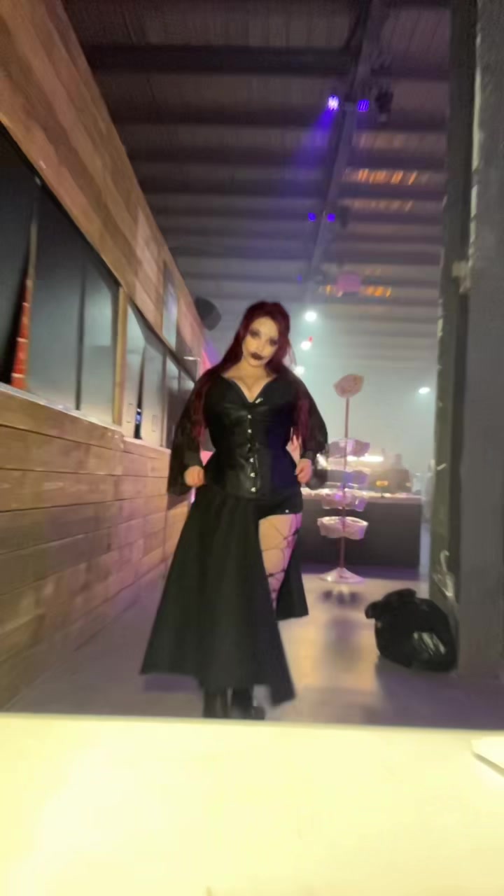 @Venus Devine ❤️🖤