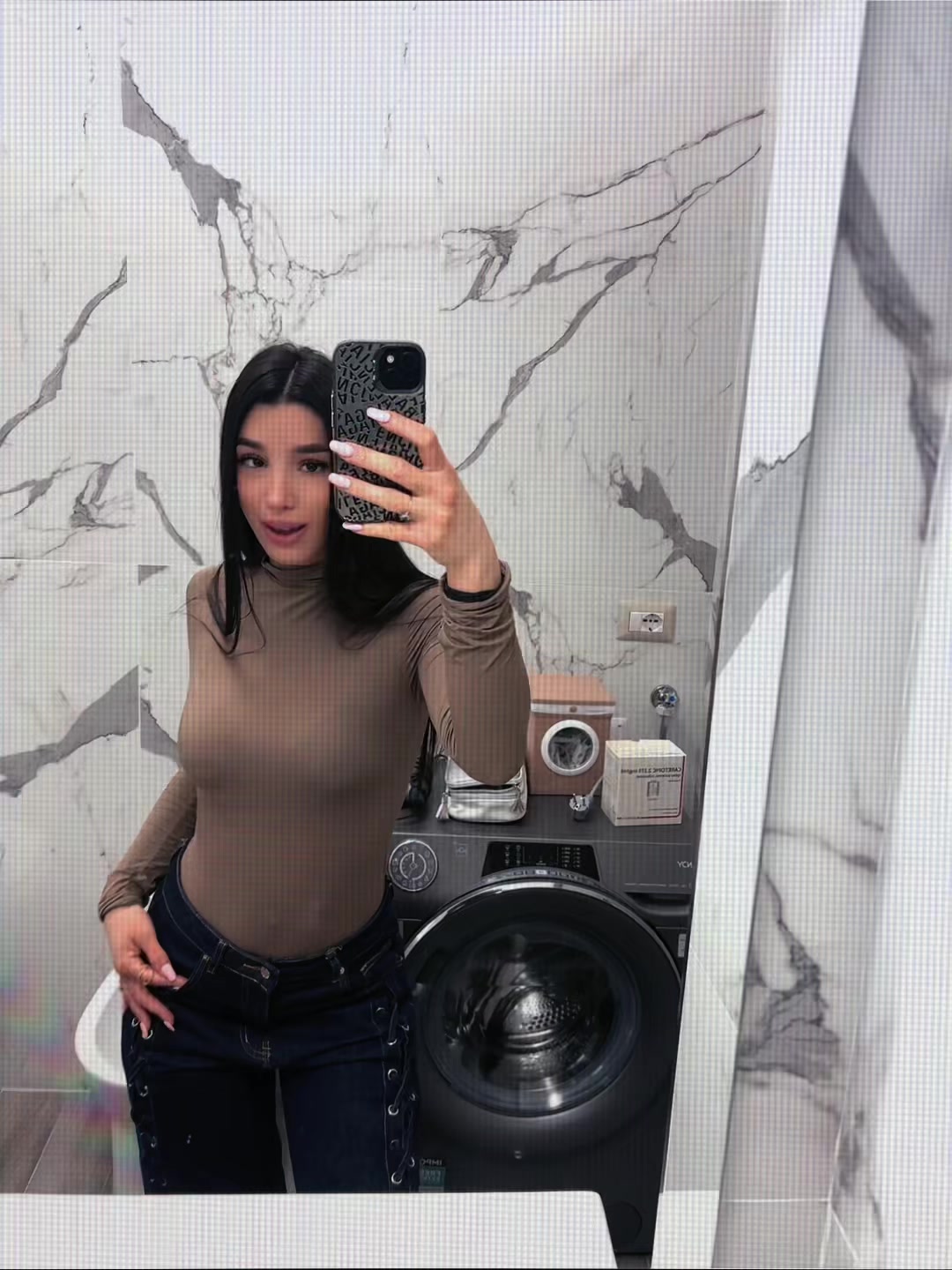 @Adelec