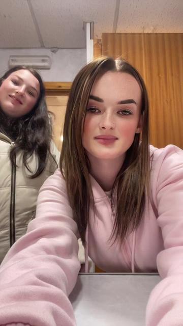 @Caitlin💋