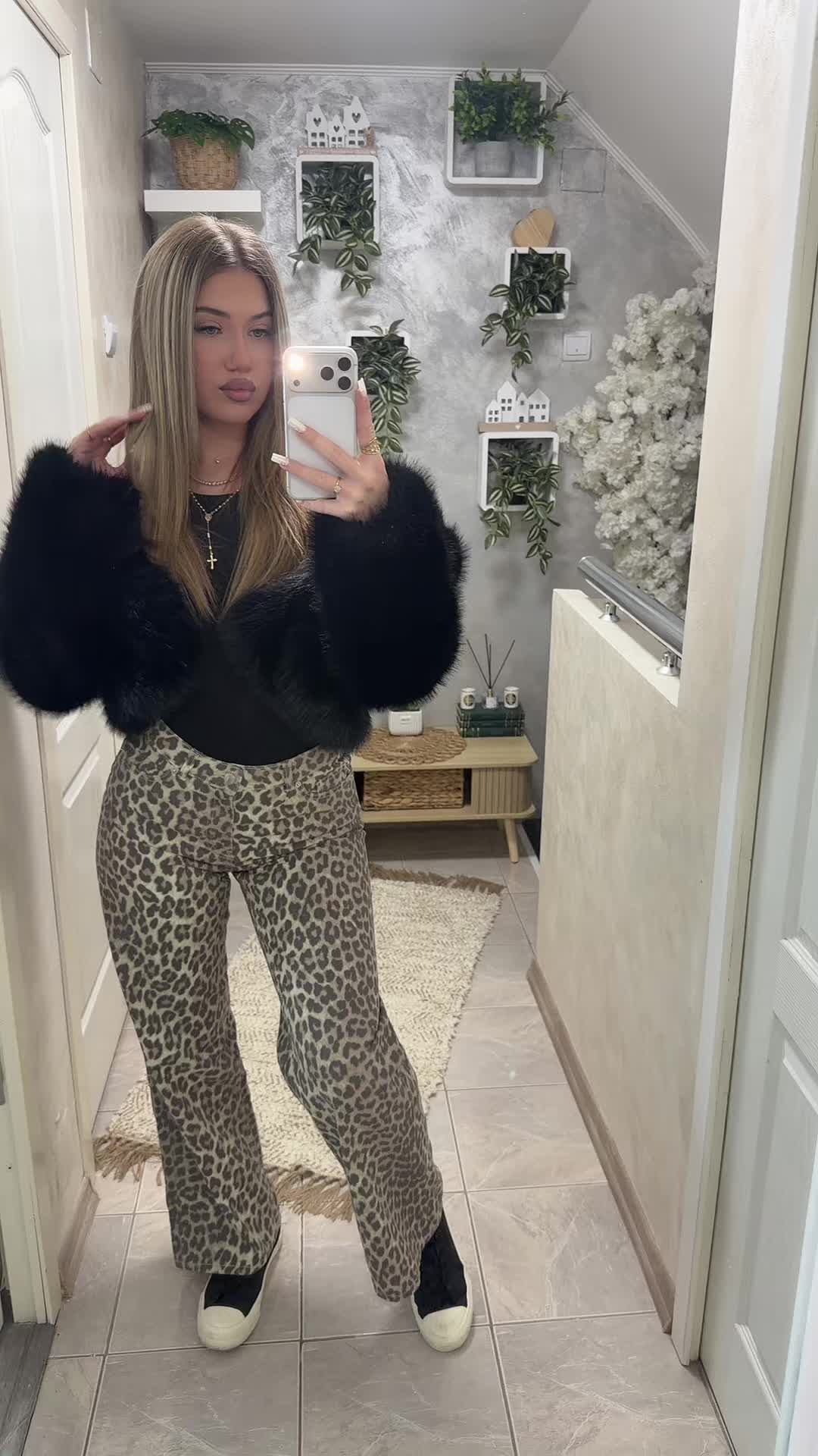 @👧🏼