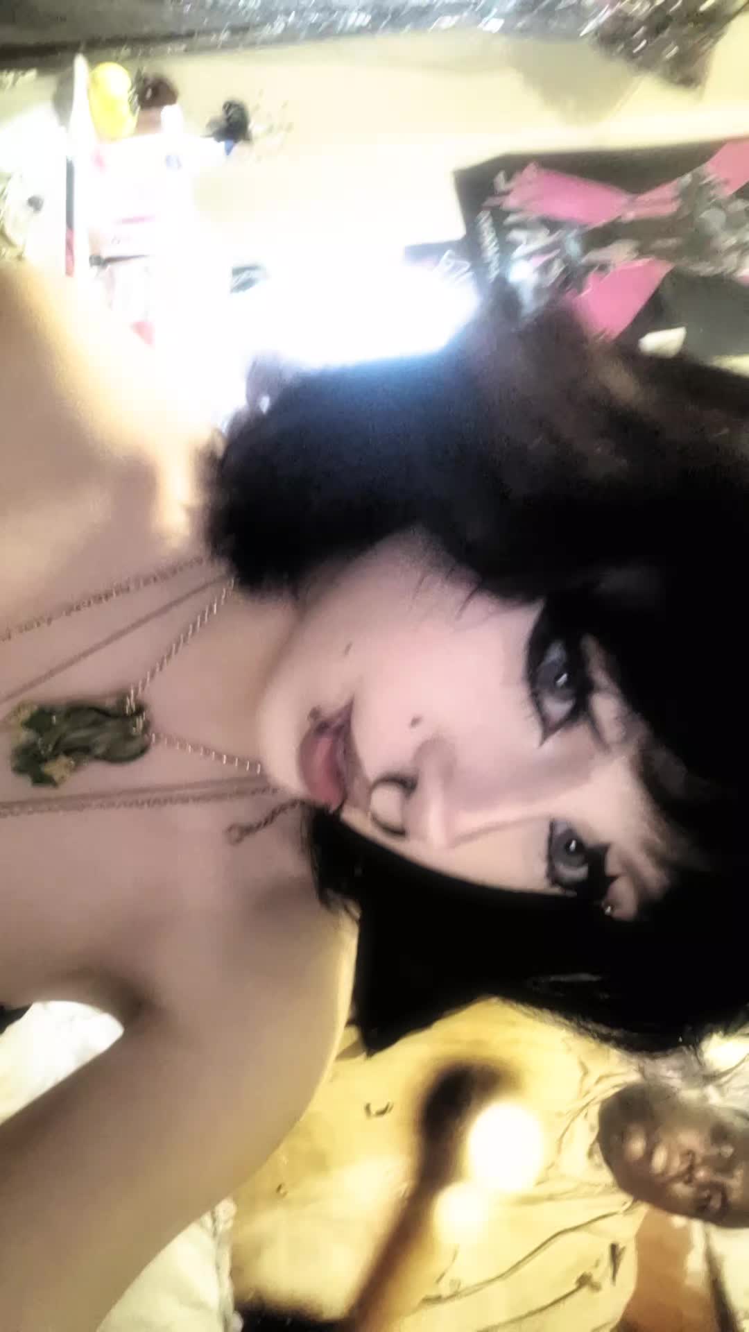 @Nevaeh..🥀