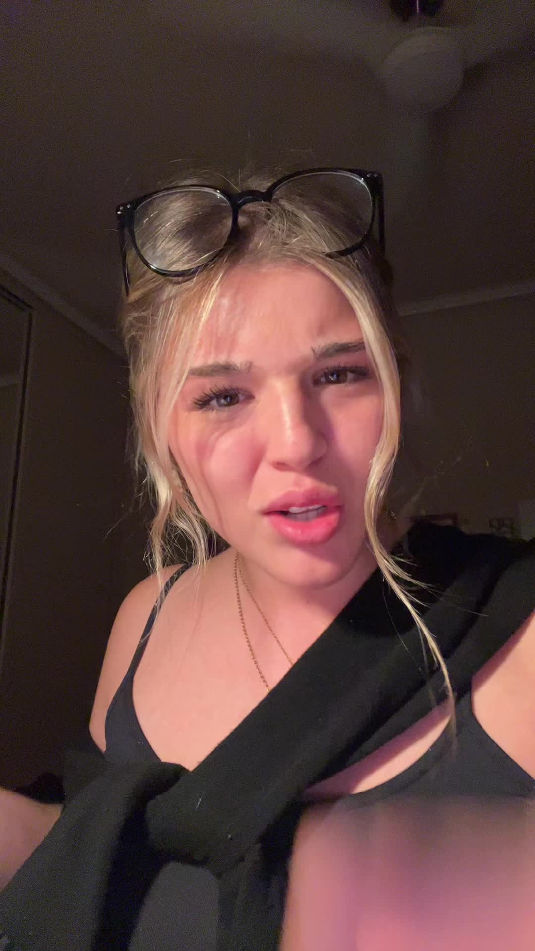 @𝐄𝐬𝐭𝐞𝐟𝐚𝐧𝐢𝐚