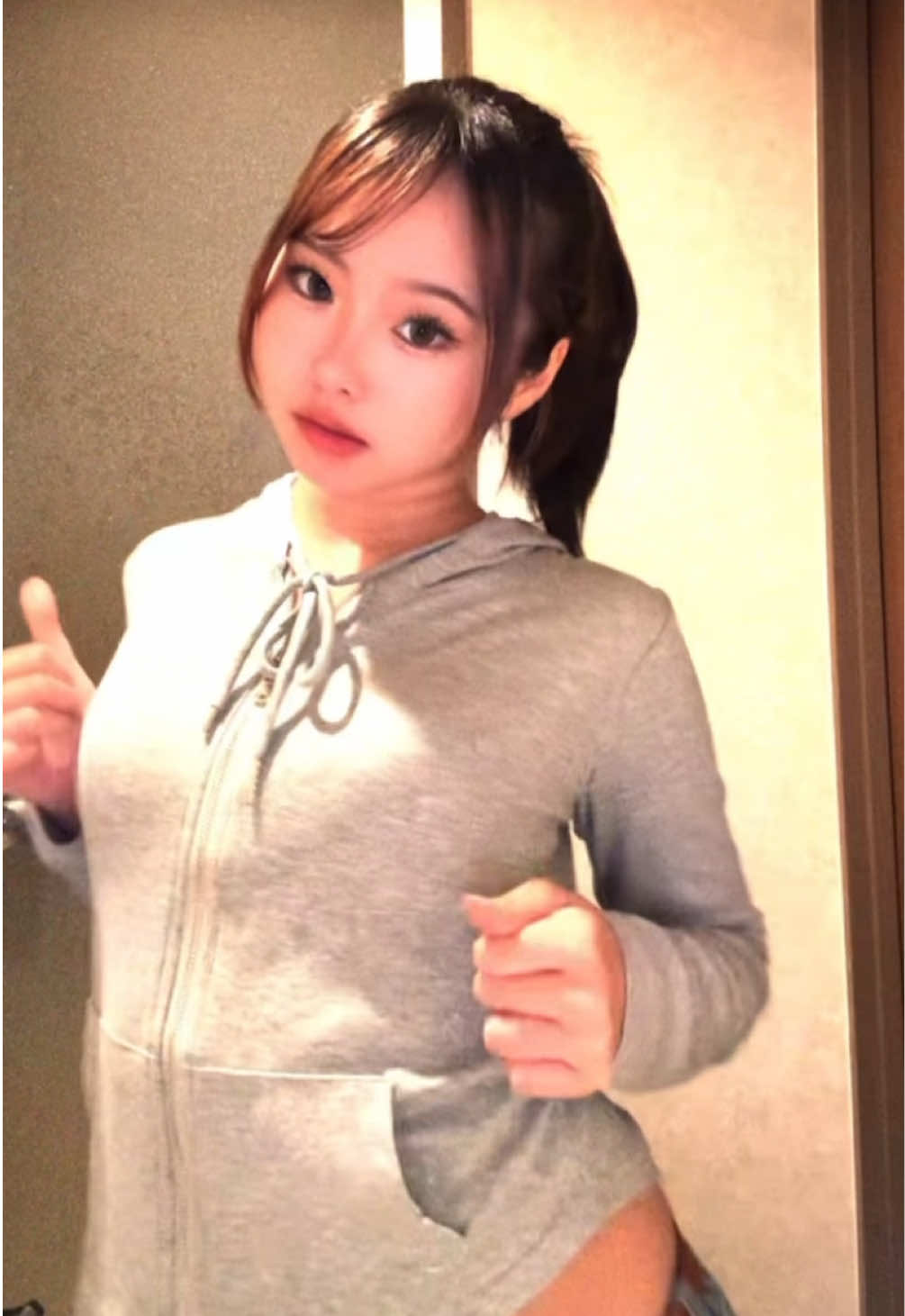 @つー
