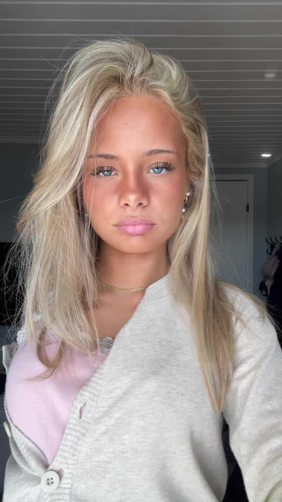 @Corneliaaa