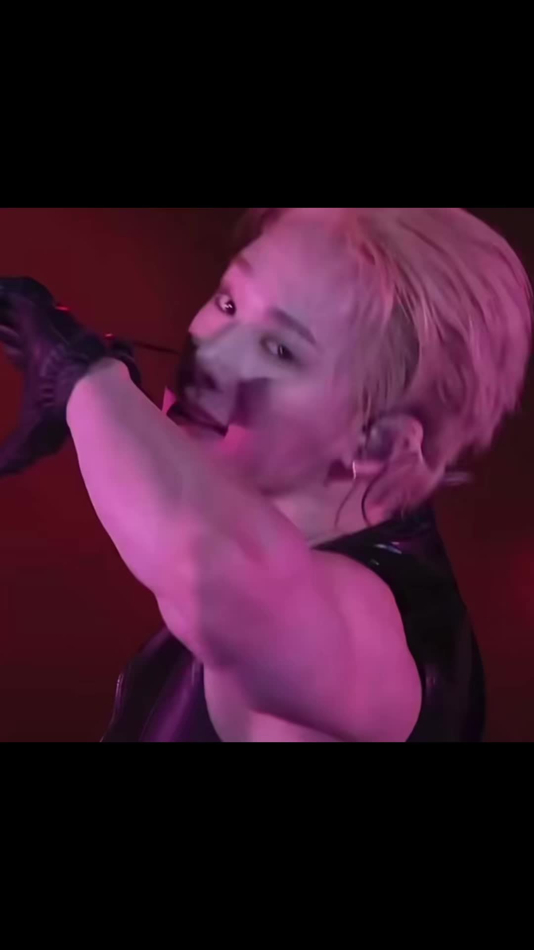@kpop_wenee
