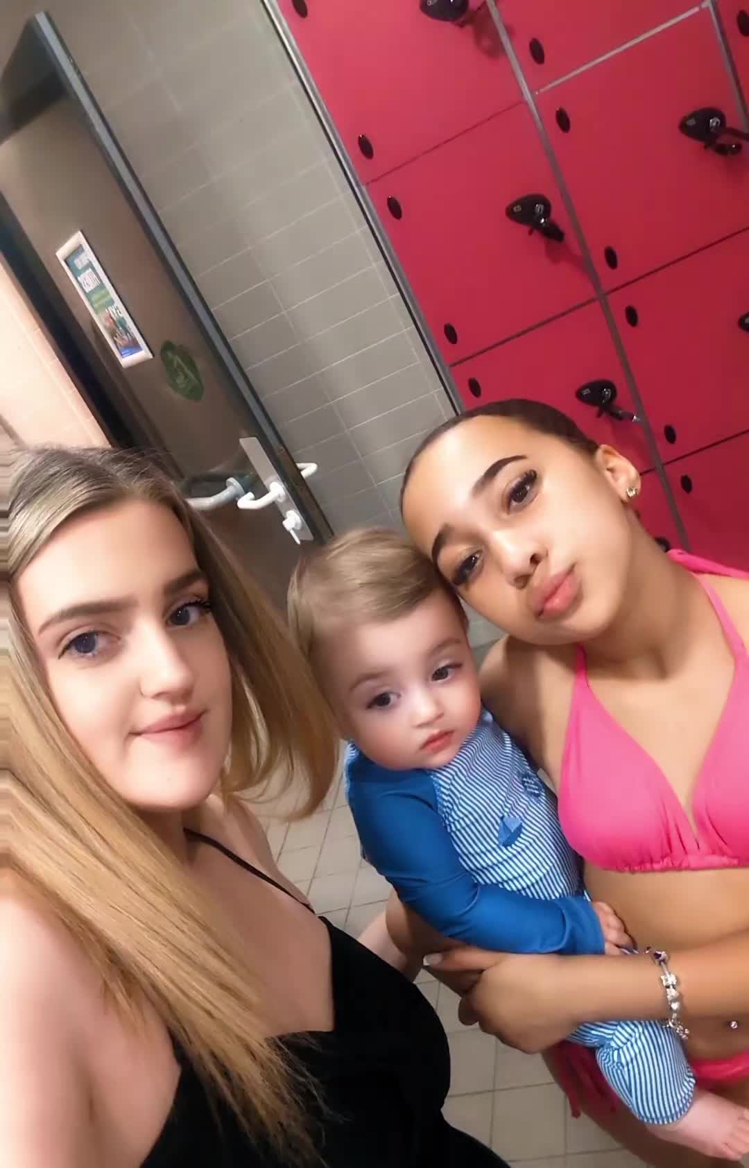 @Like mother,like daughter 🖤
