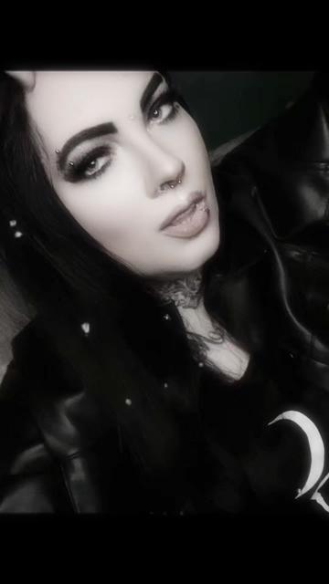 @🥀𝕿𝖍𝖊 𝕯𝖆𝖗𝖐 𝕼𝖚𝖊𝖊𝖓🖤