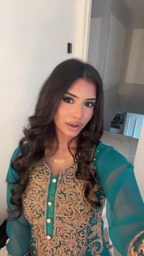 @Riya🌟