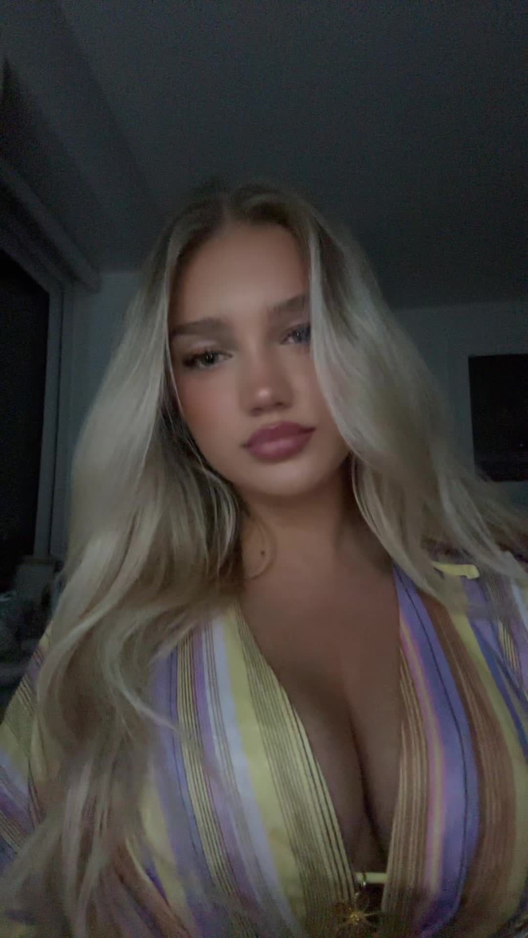 @Mia