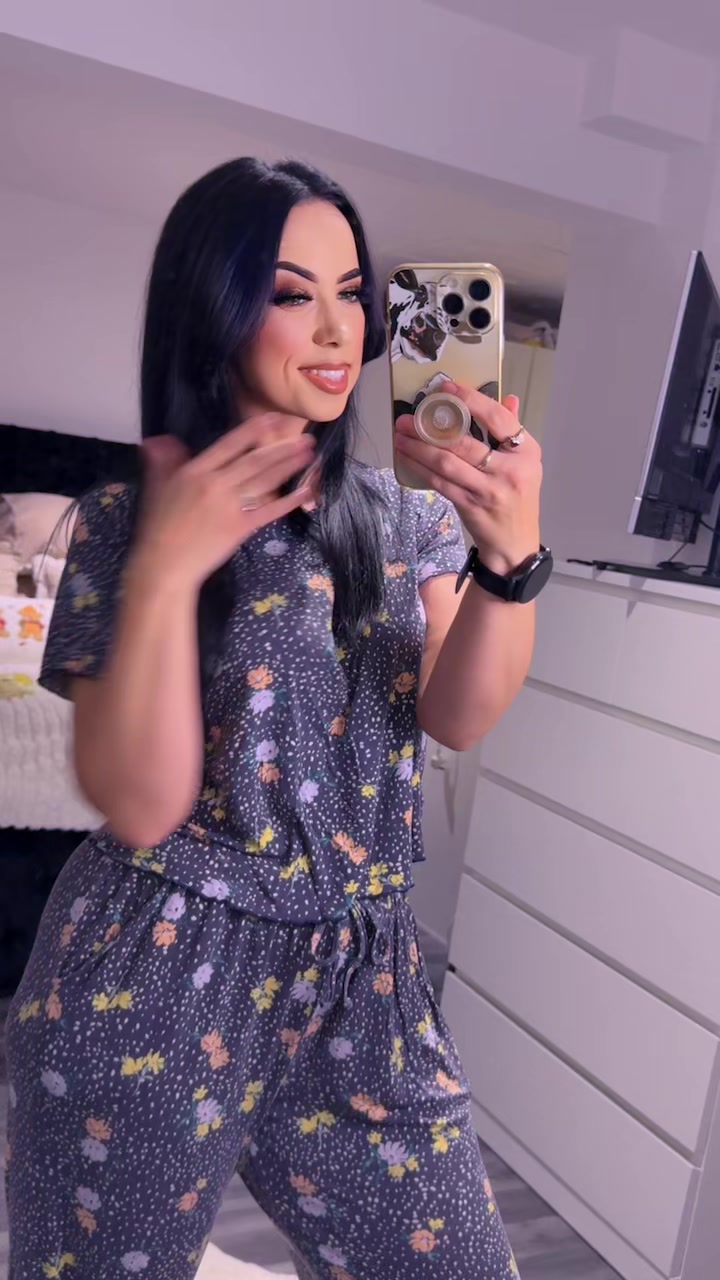 @𝒦𝑒𝓁𝓁𝓎 𝓌𝒽𝒾𝓉𝑒 🌻🐉🐲