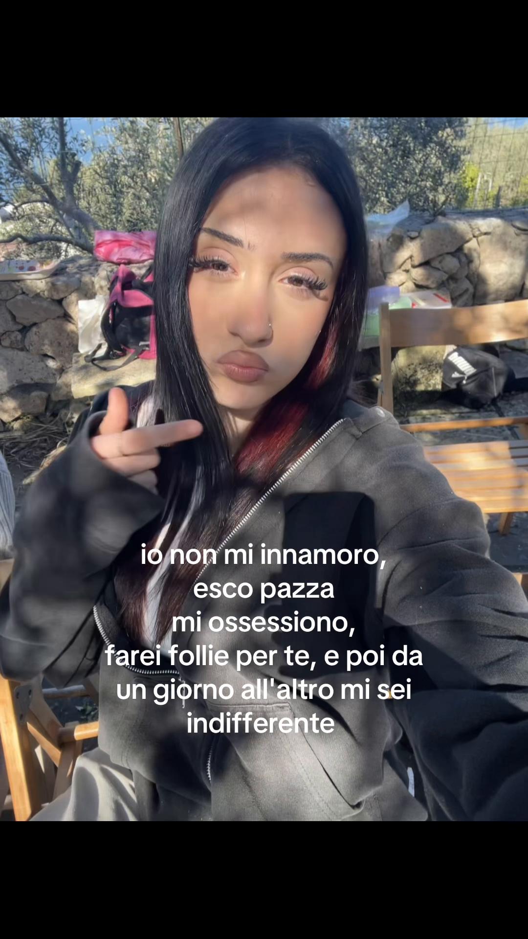 @semiconosciscorriplis
