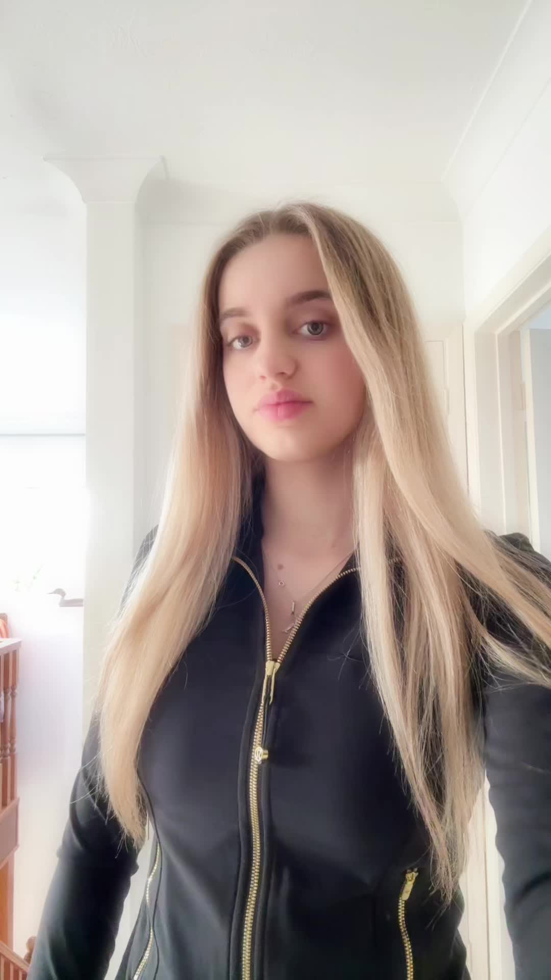 @KatieElla🩷