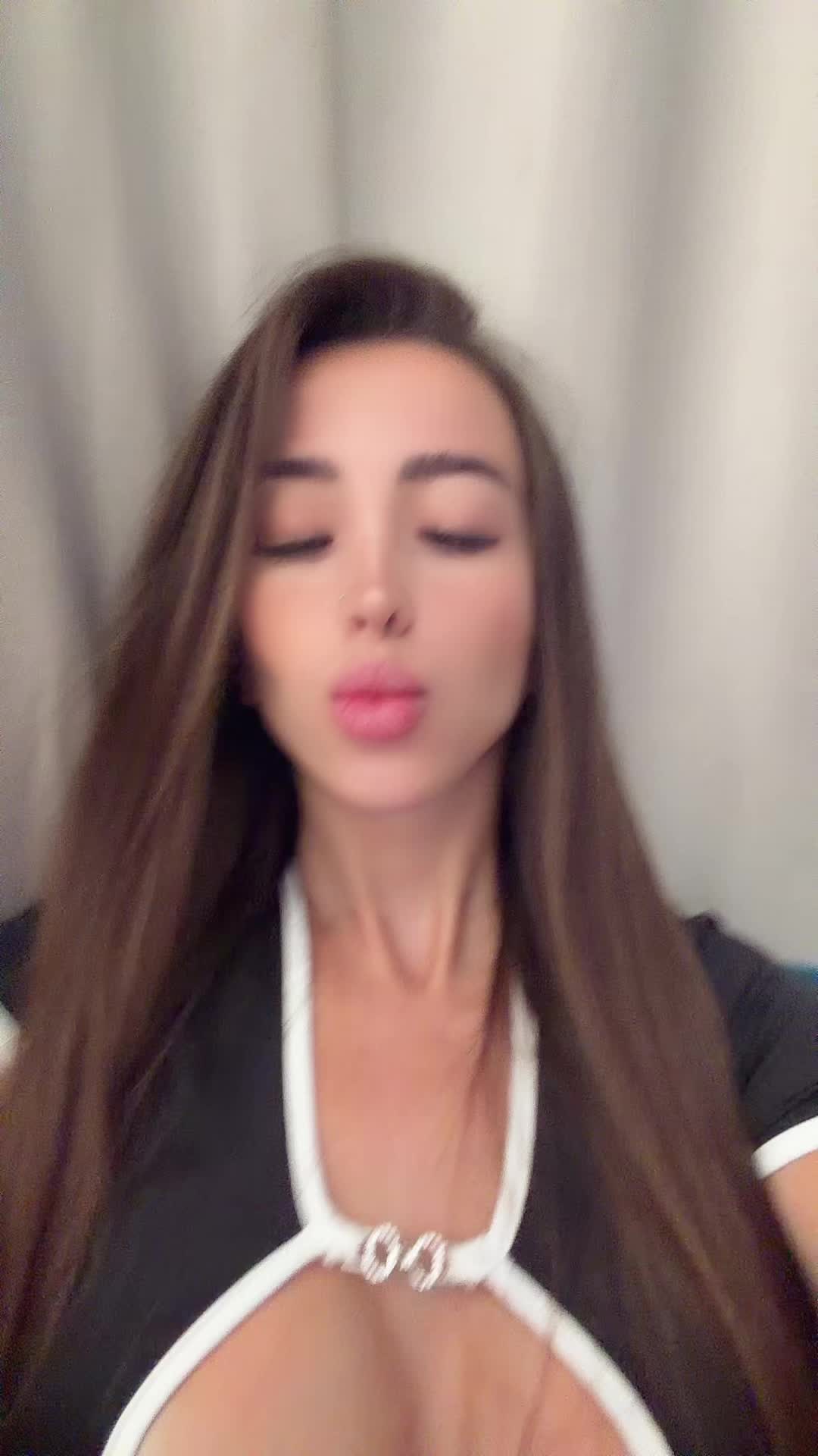 @nayiimtnez