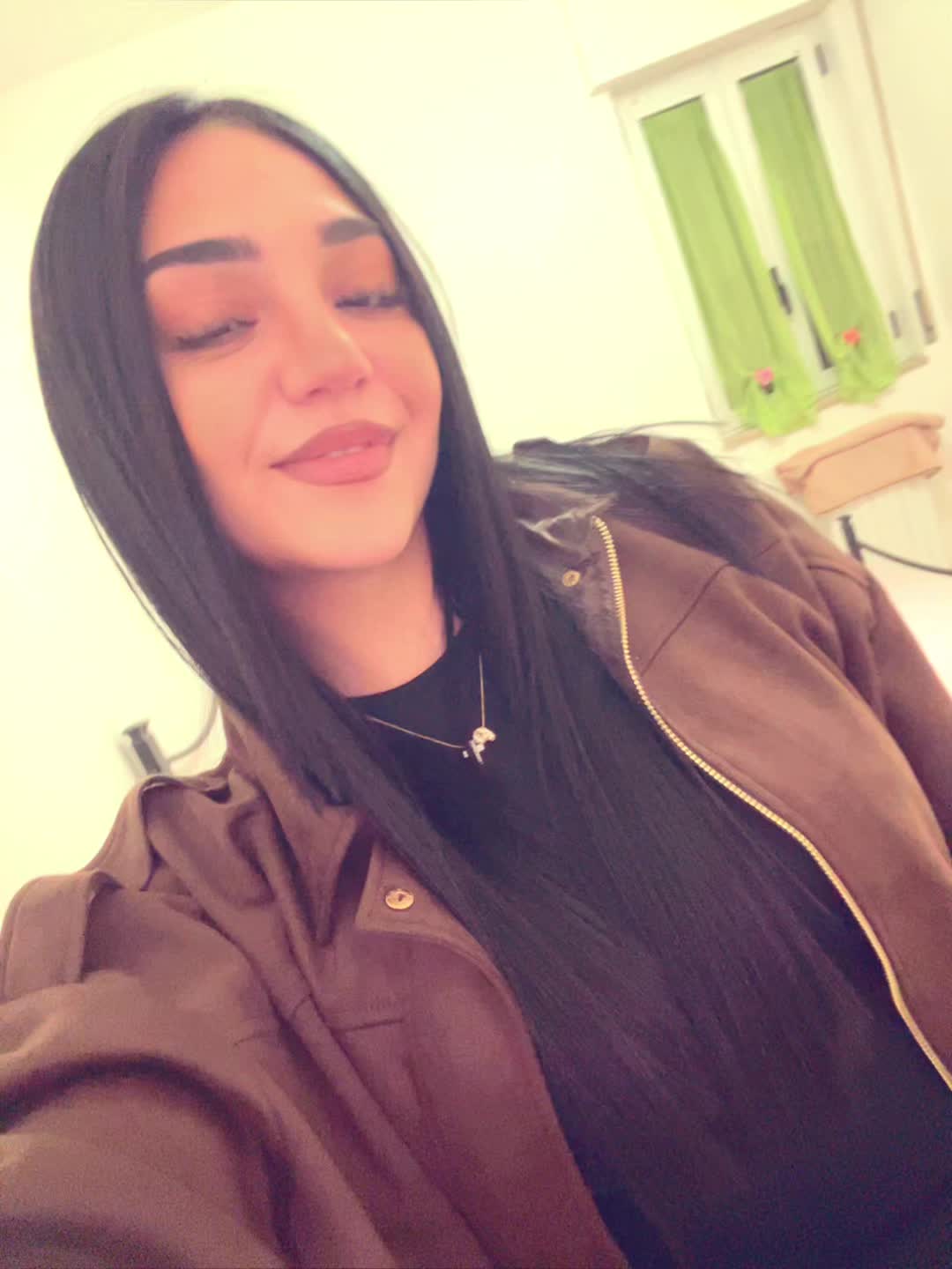 @Paola 🦂