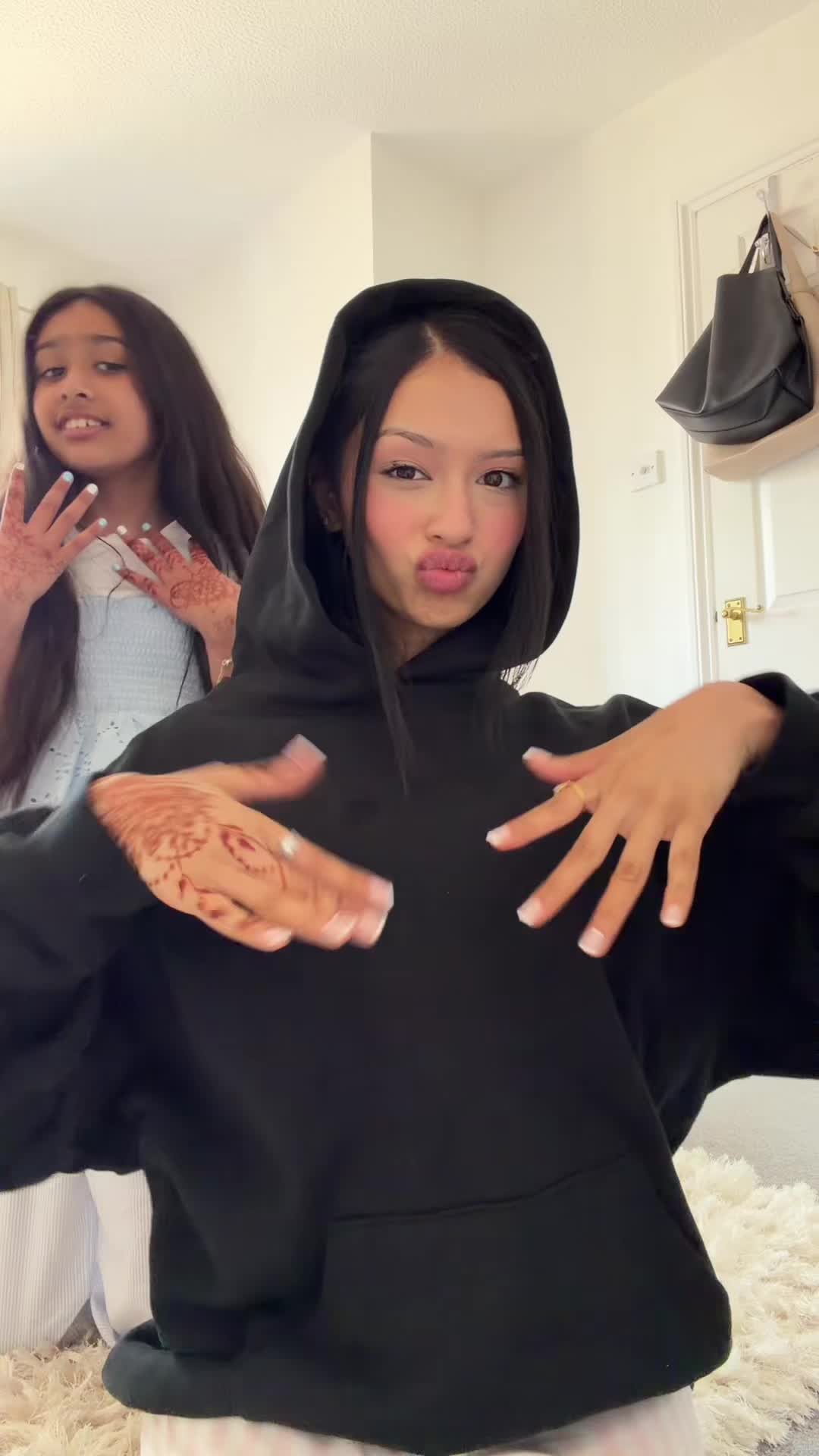 @Kamilla🇧🇩