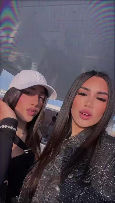 @🫦