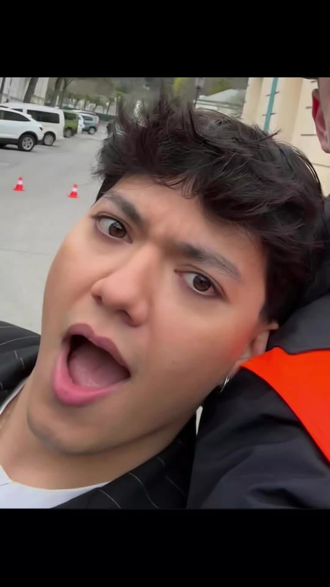 @momo