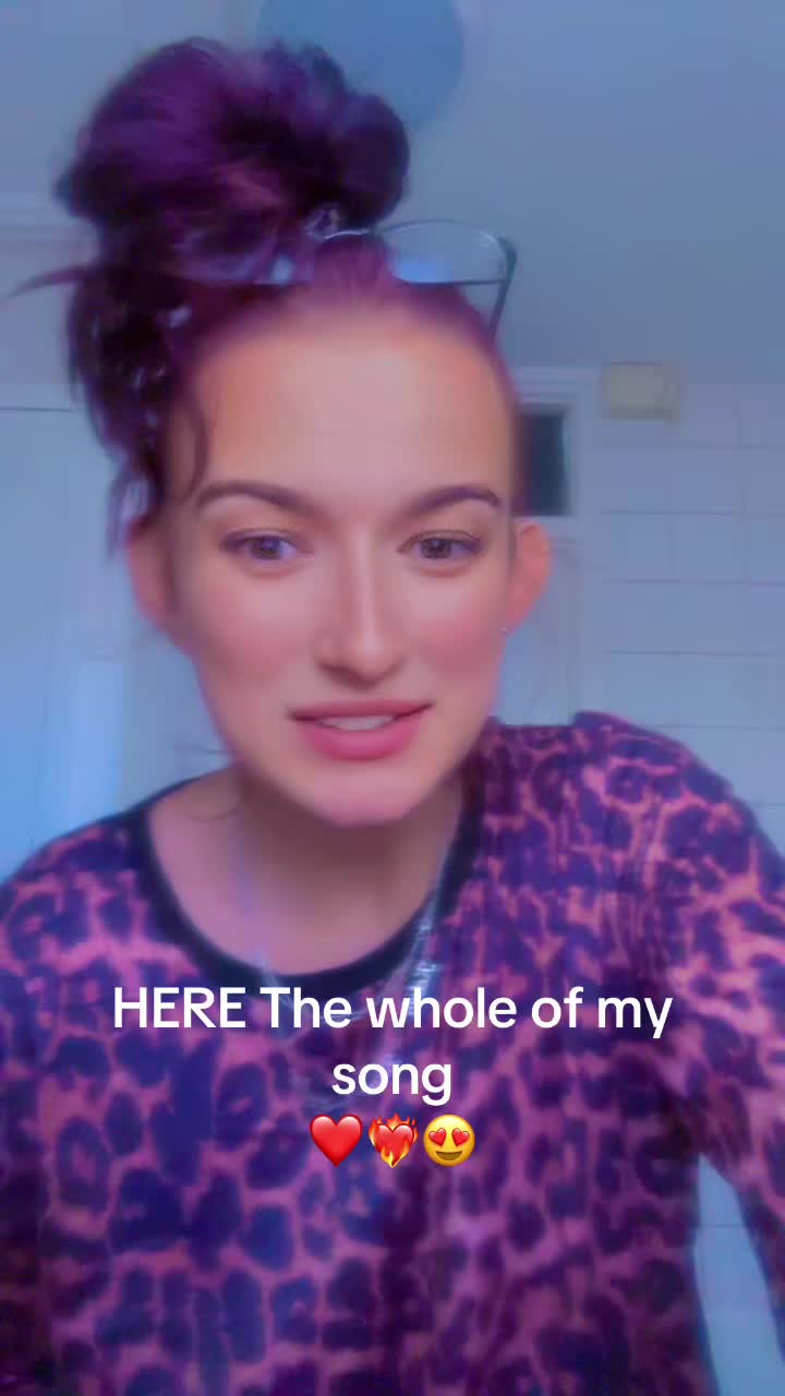 @Louise🩵