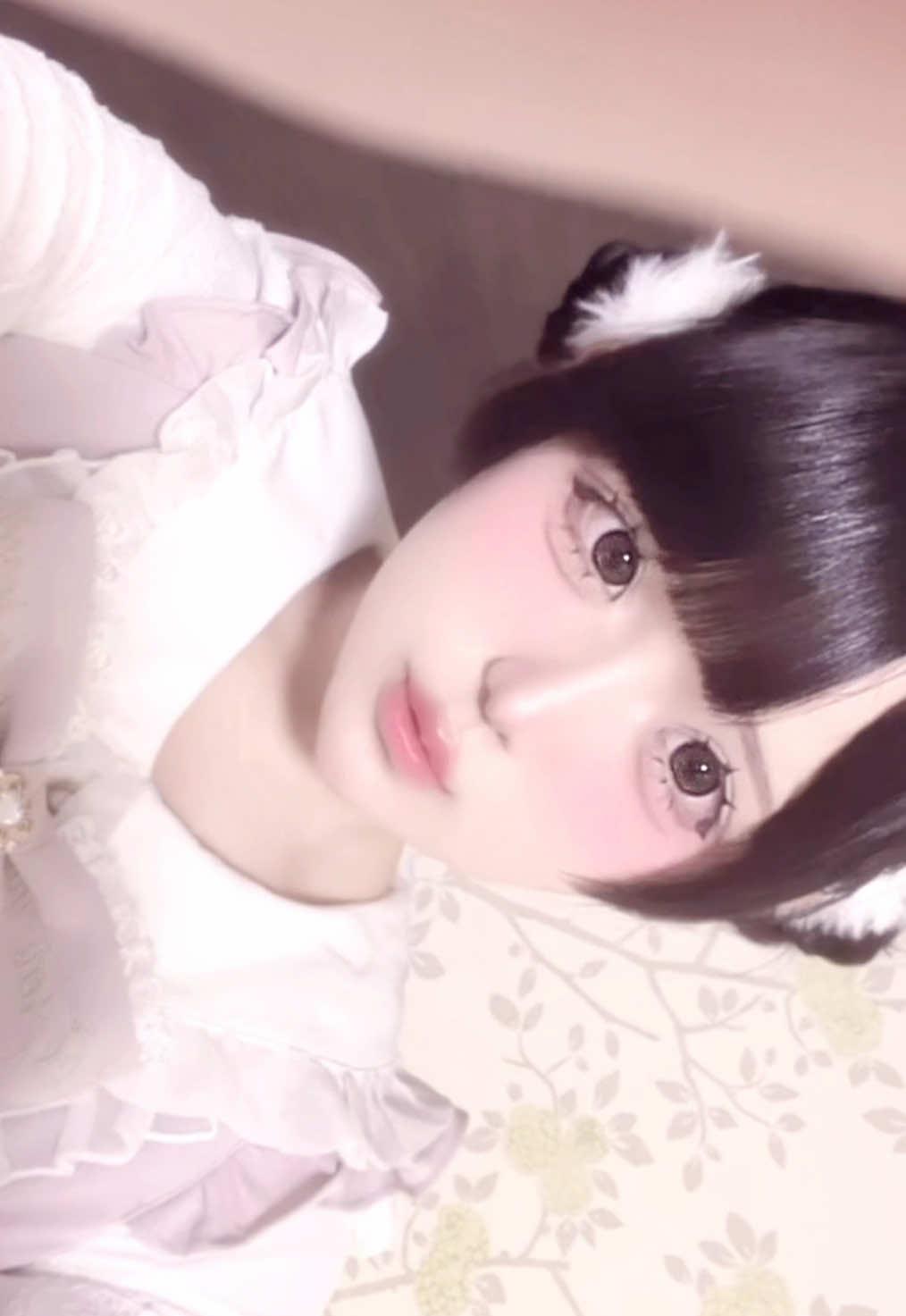 @もにもに
