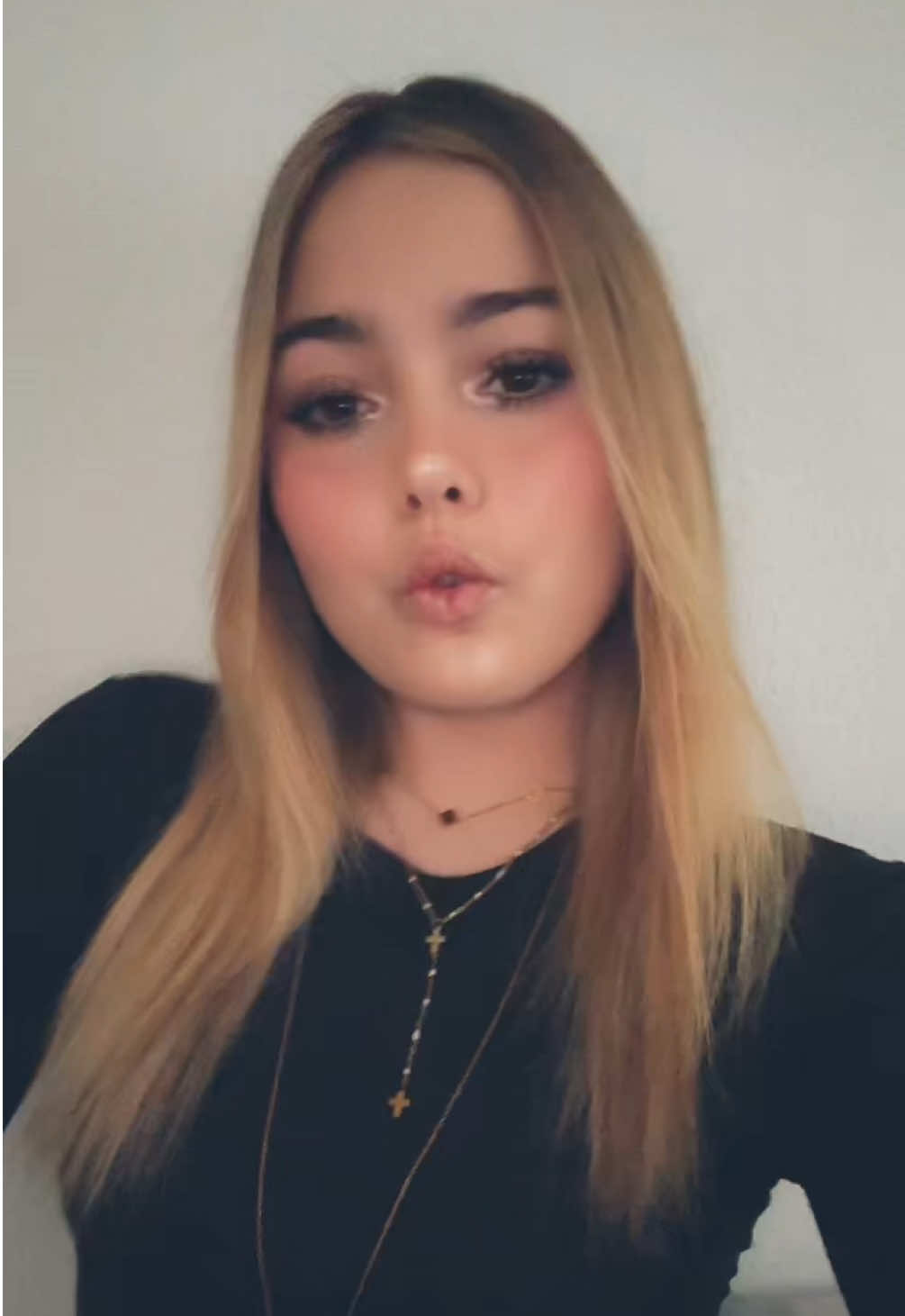 @𝐂𝐡𝐚𝐫𝐥𝐞̀𝐧𝐞💋