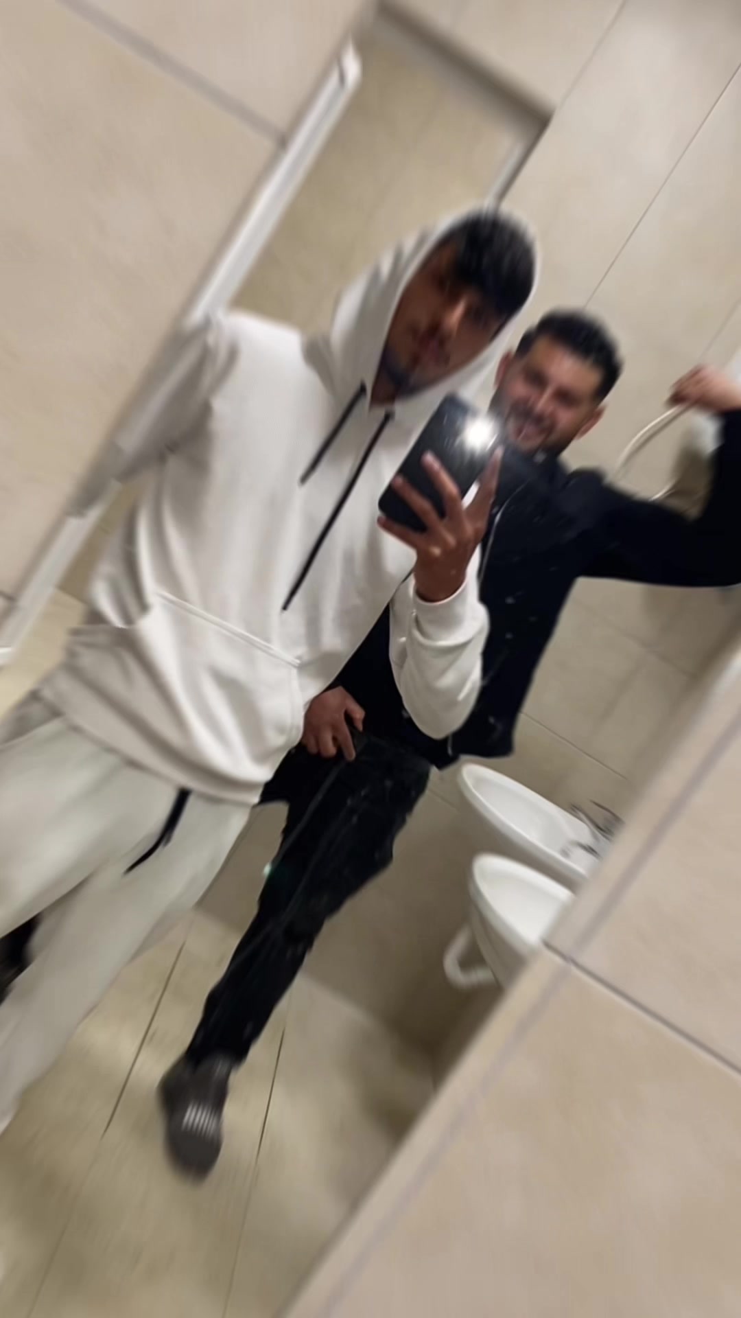 @Alex_juniorr7777