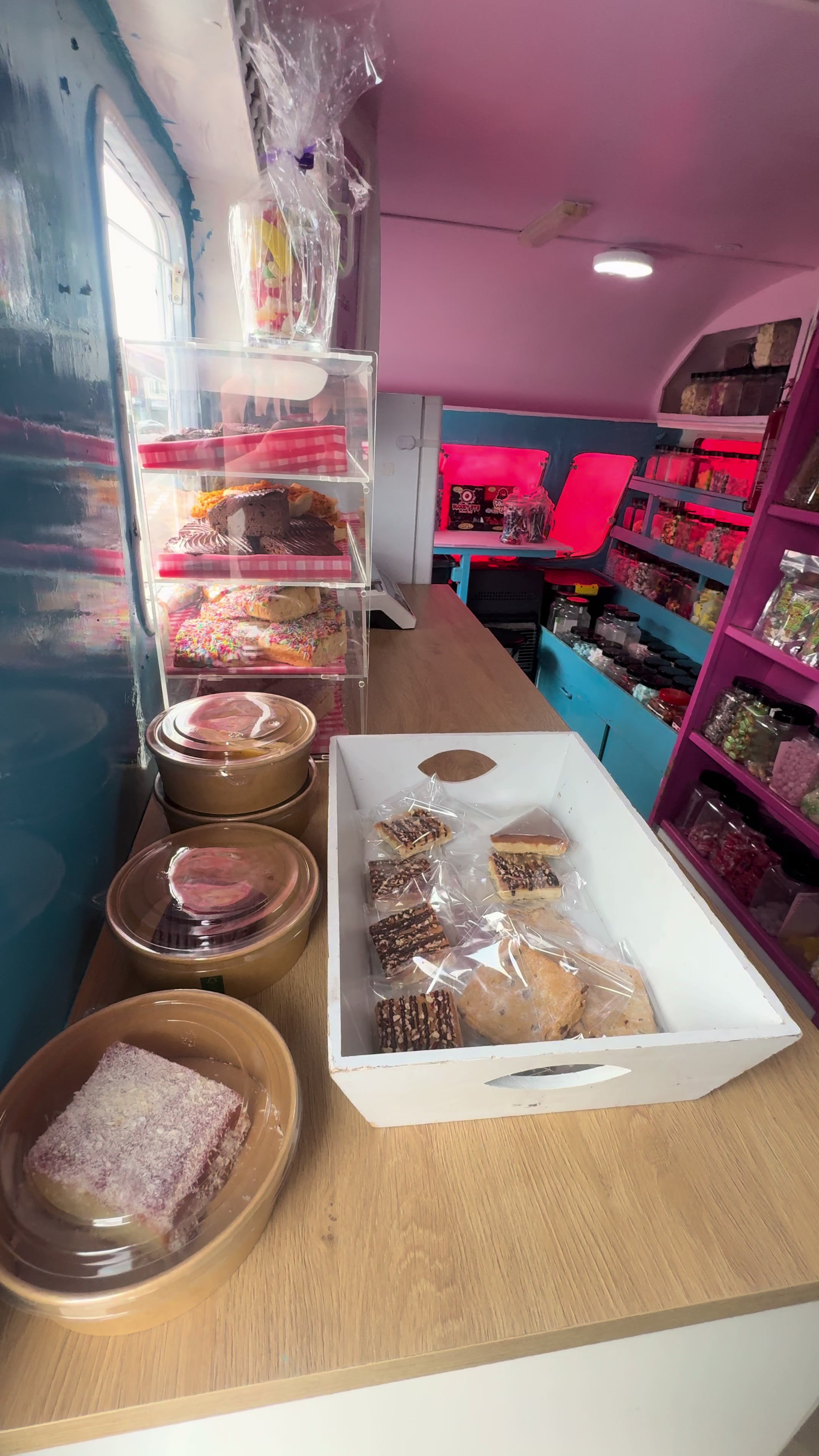 @Lickedy split treat caravan