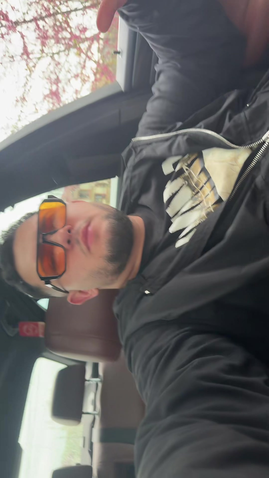 @Jadoras