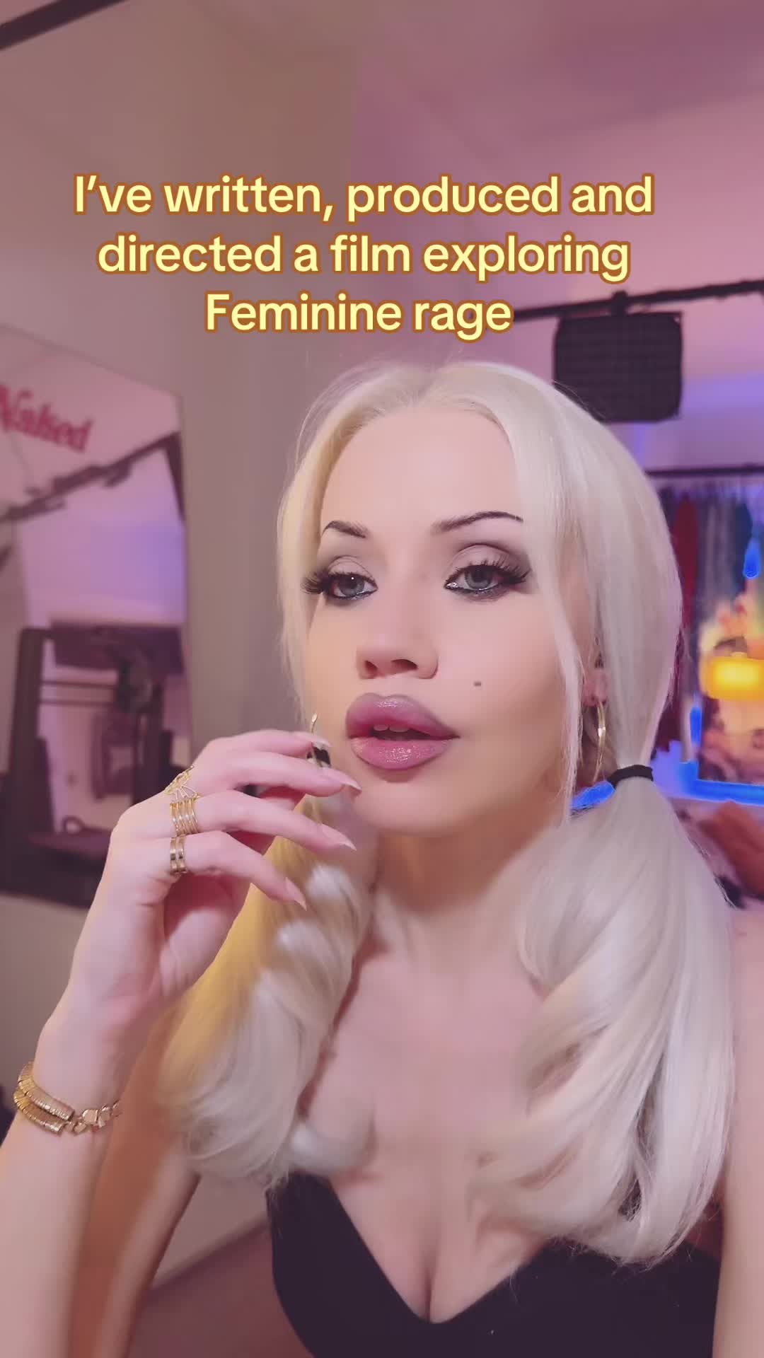@Showgirlrara
