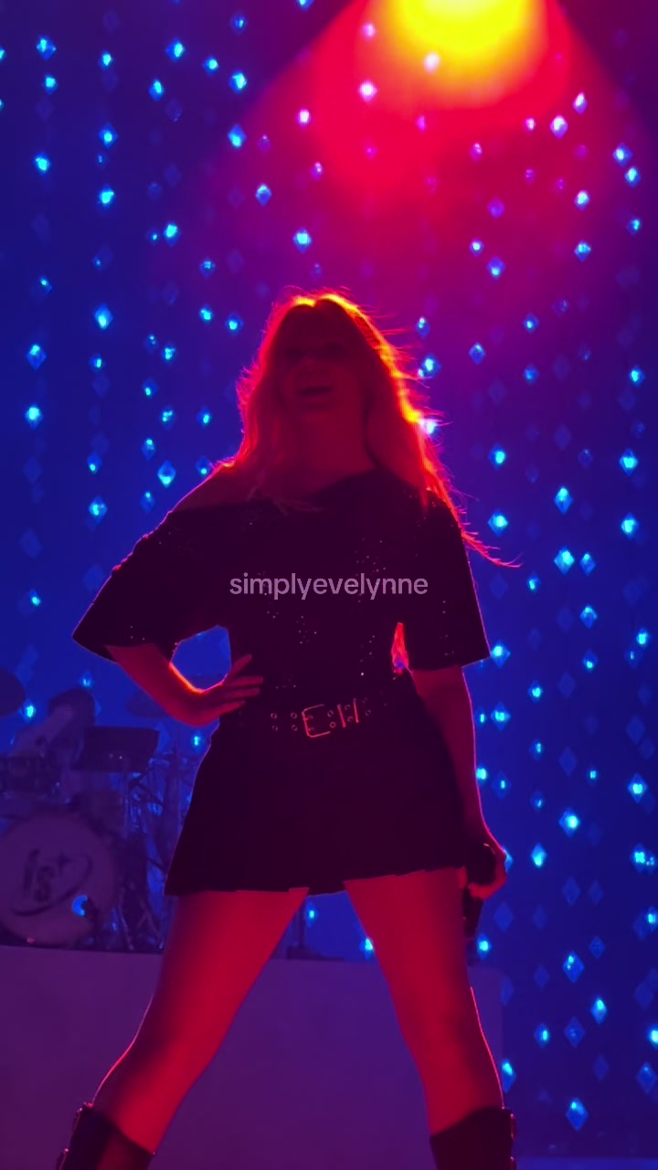 @Evelynne K