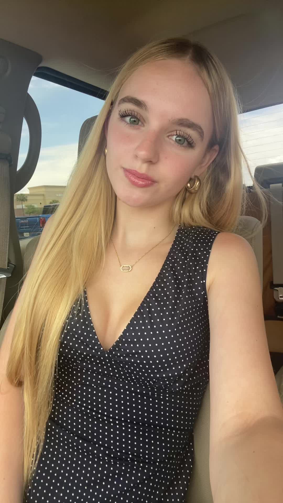 @isabella
