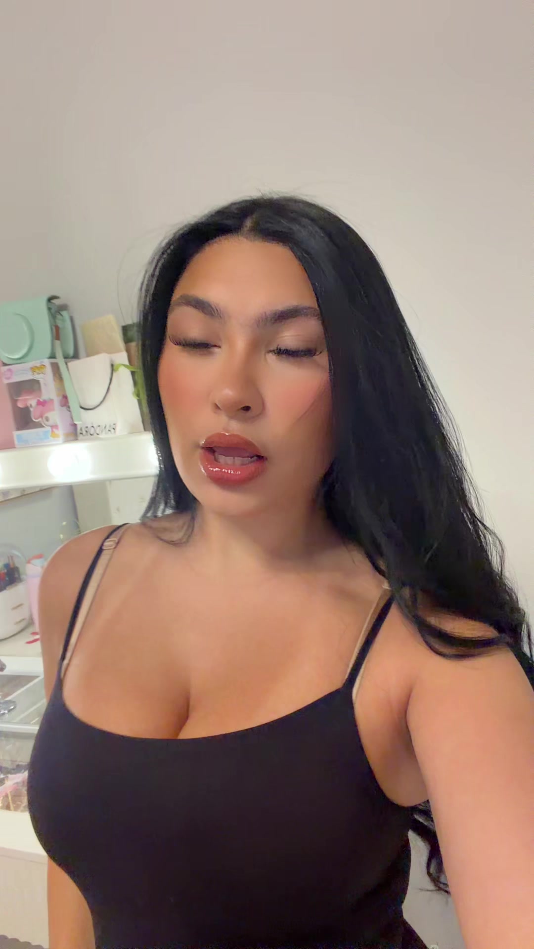 @Khloe