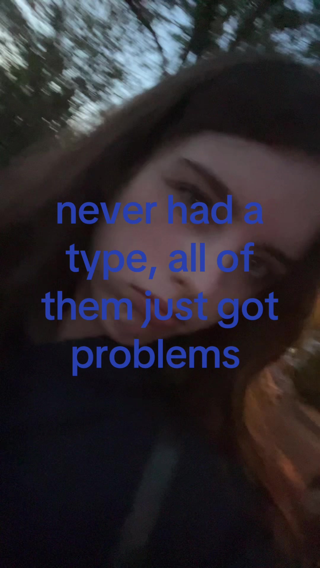 @￴