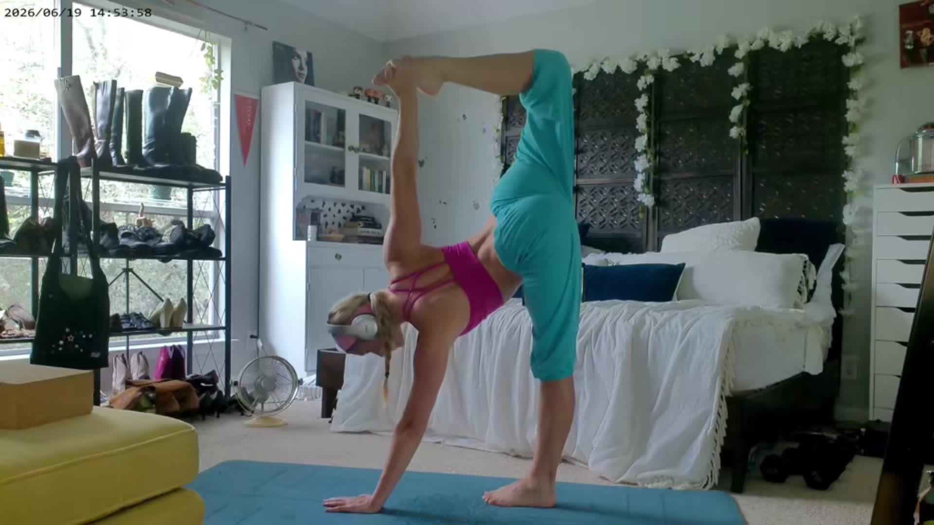 @CamillaManor