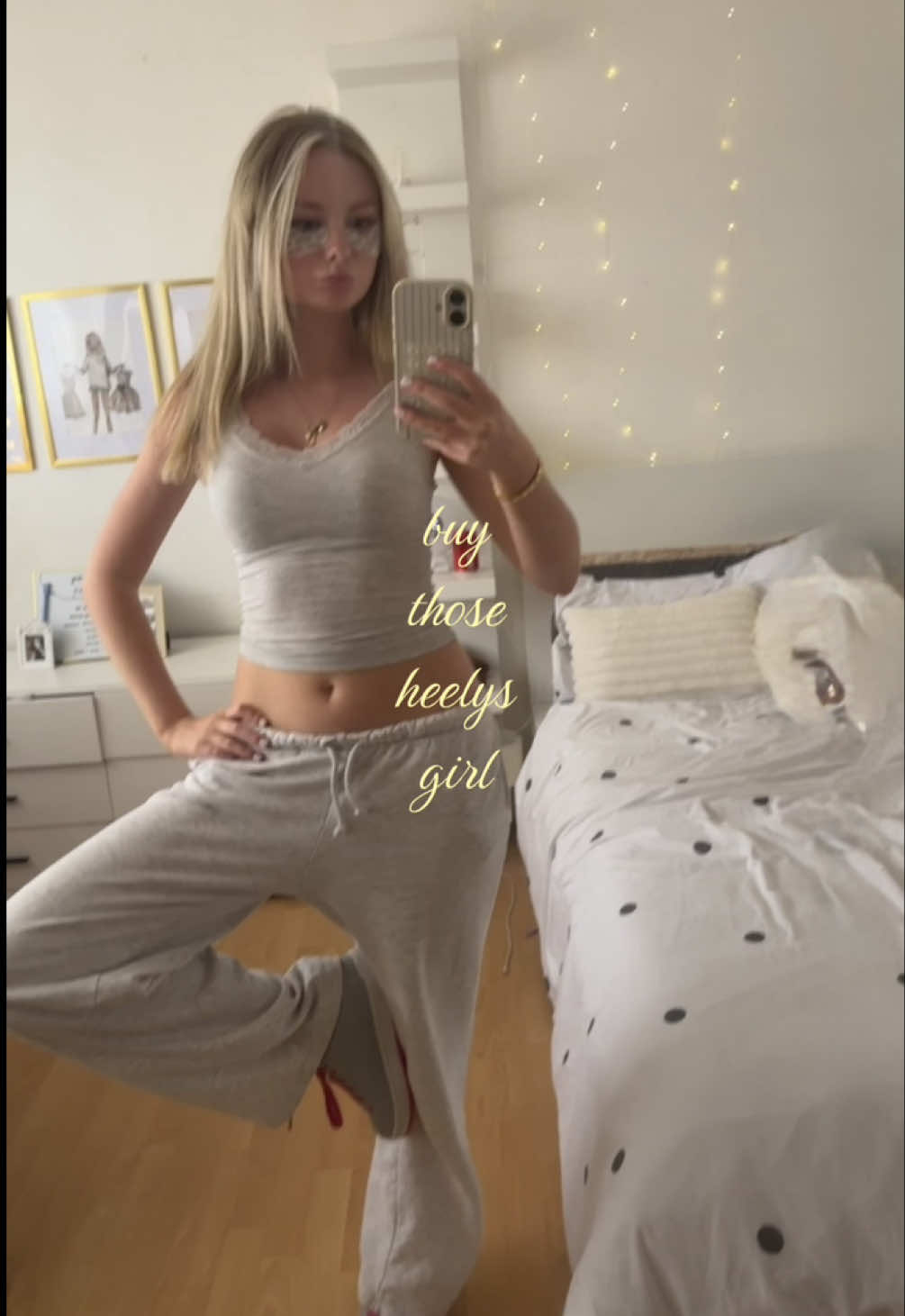 @𝙢𝙤𝙡𝙡𝙮