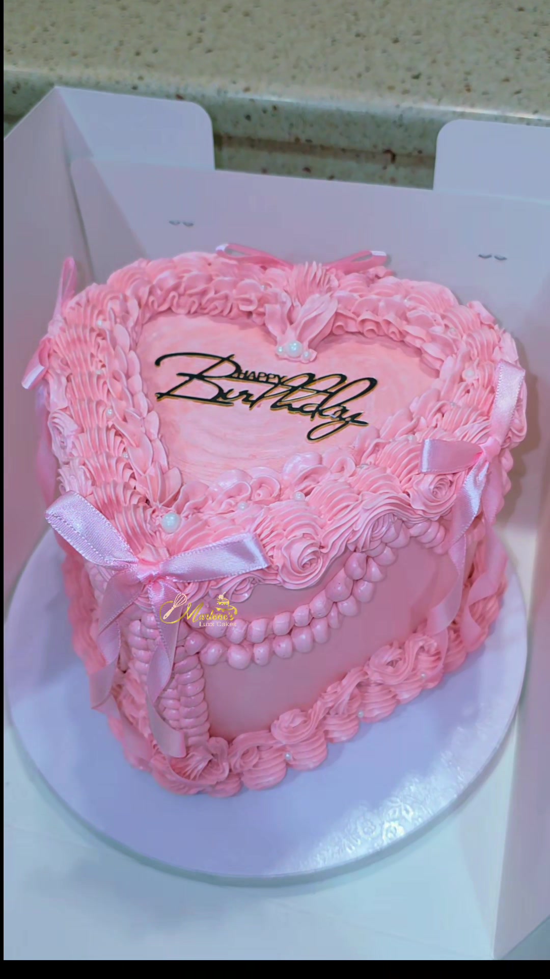@Marlene'sLuxx_Cakes&HomeDecor