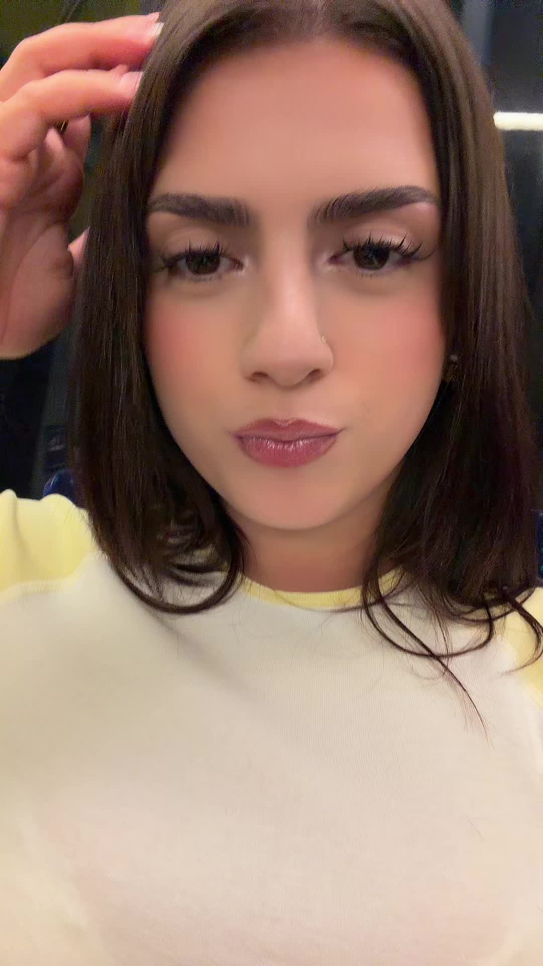 @🐚