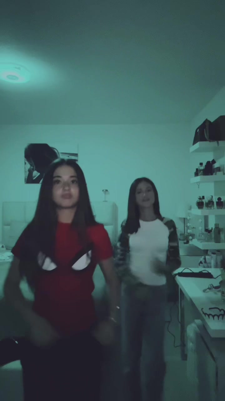 @elisaa
